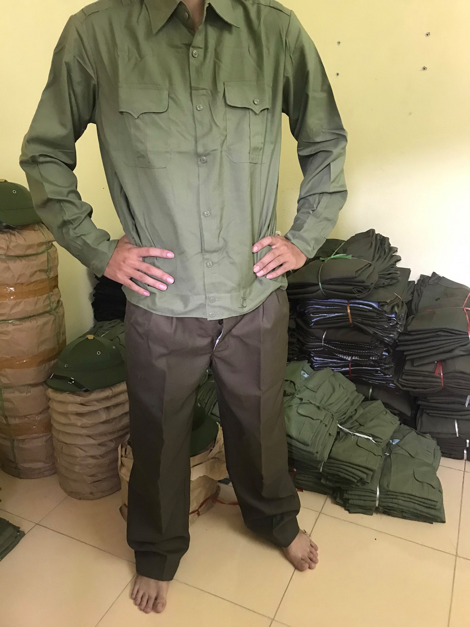 Quần dạ màu cỏ úa loại trung