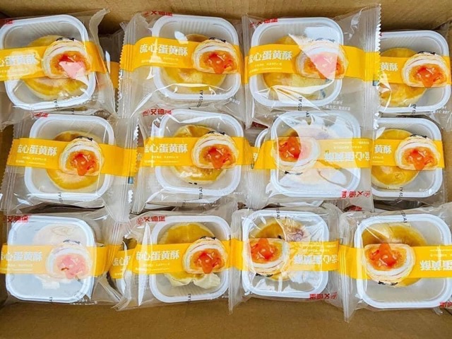Sỉ thùng 2,5kg bánh trứng muối tan chảy mới