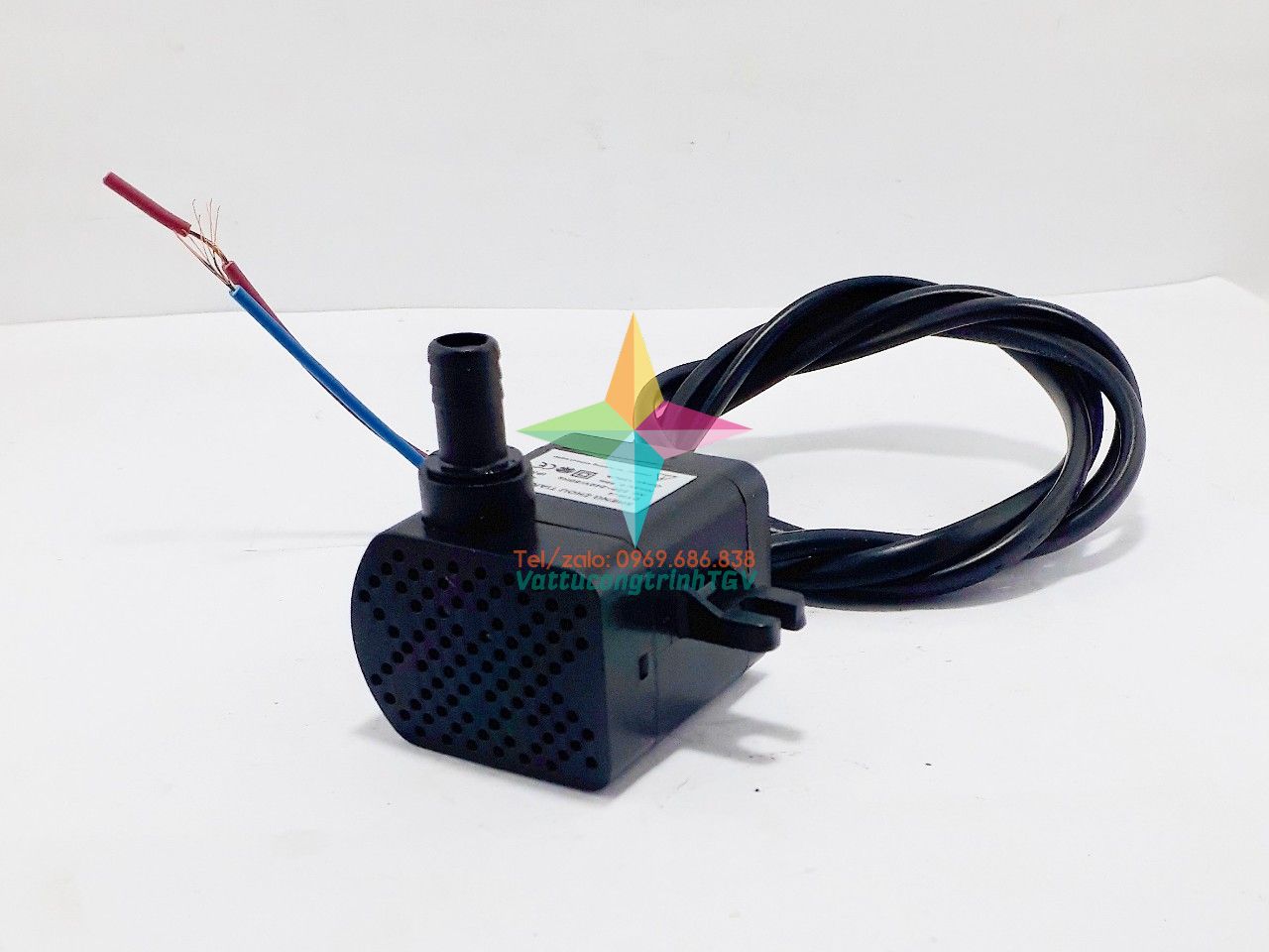 Bơm chìm mini model DYH-4 loại 220V/4W cho bể cá, quạt hơi nước
