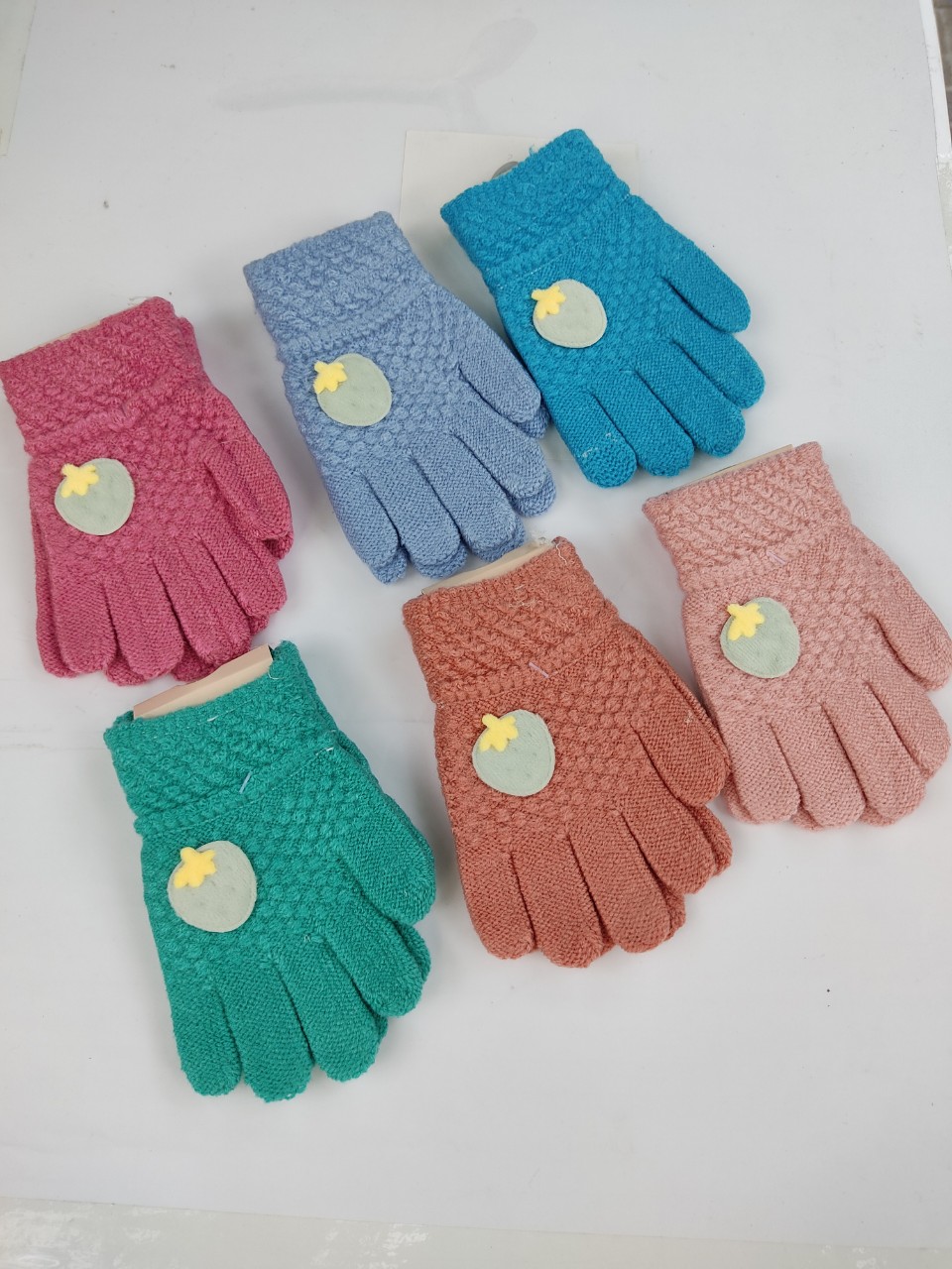 Găng tay len bé gái (1đôi) size từ 3-6 tuổi