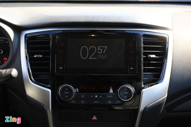 Mặt dưỡng màn hình android cho xe MITSUBISHI TRITON 2018