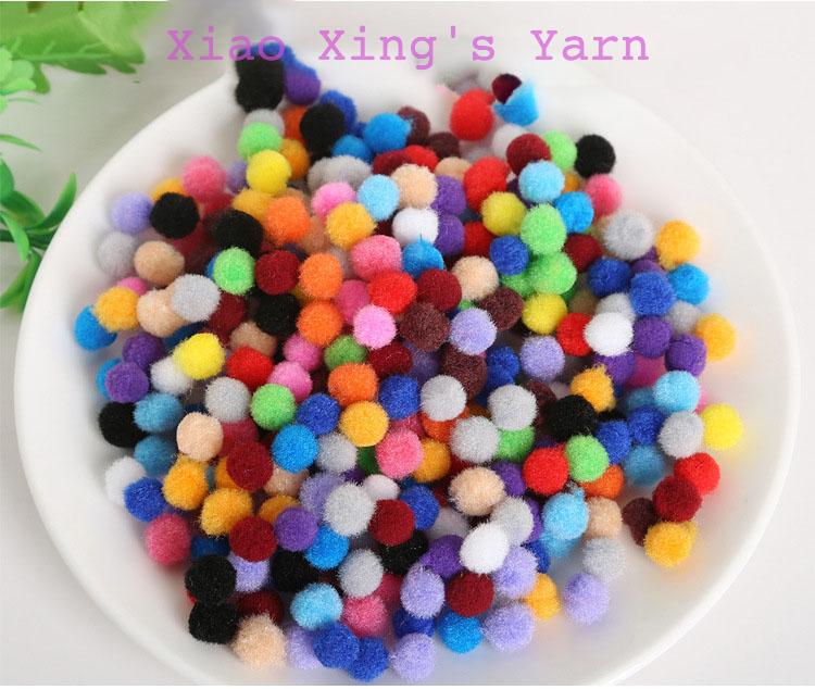 Túi 50 pompom trang trí nhiều màu sắc đủ kích cỡ | Xiao Xing's Yarn