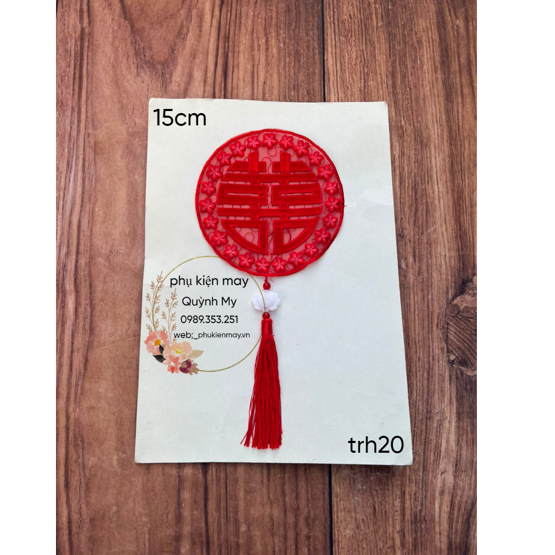 _tấm tròn trang trí áo dài