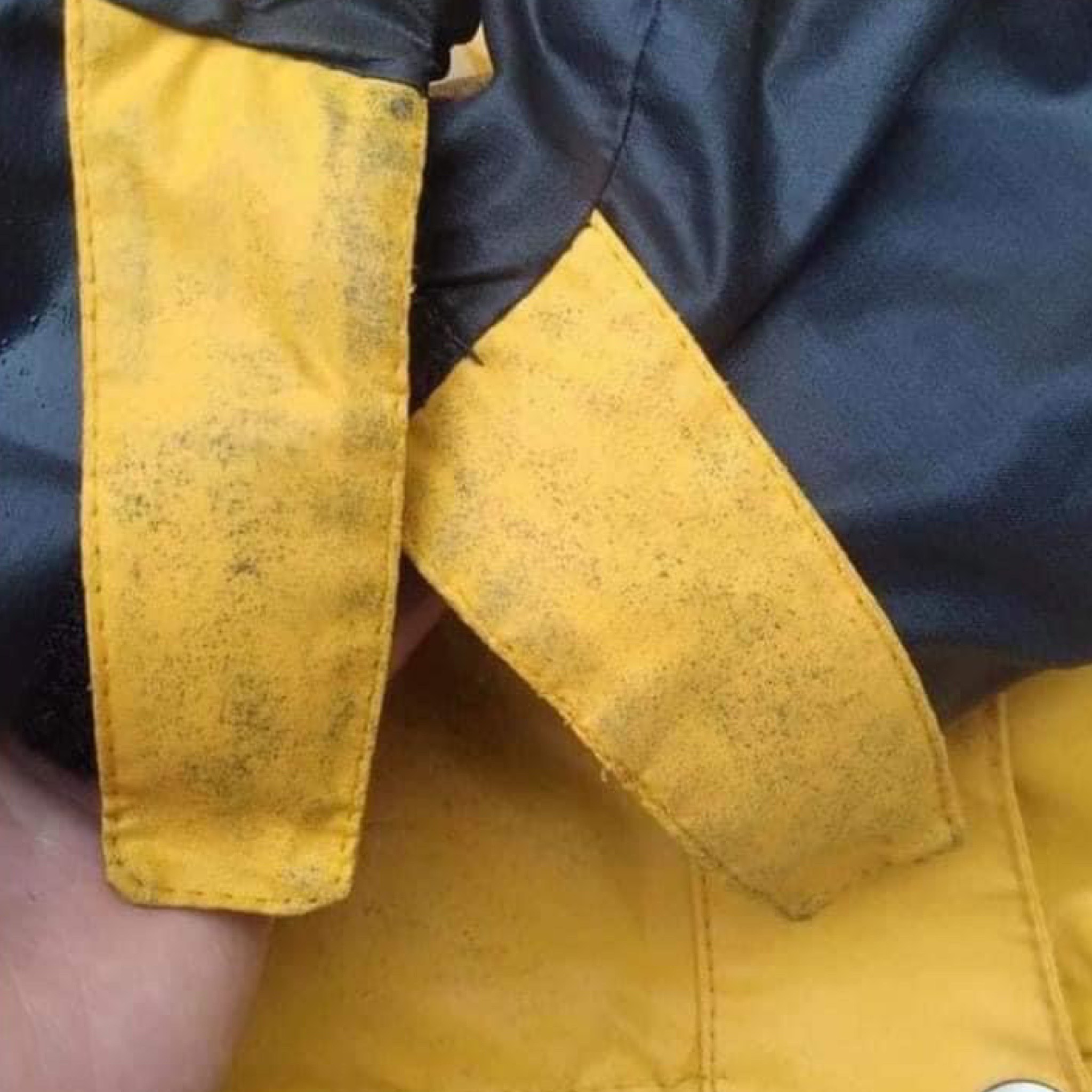 Tẩy mốc quần áo MÀU, Áo Trắng ( KHÔNG MÙI HÔI )