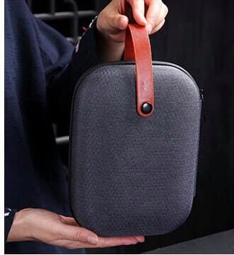 Túi xách bằng vải loại nhỏ có mút xốp vỏ vải có quai xách và tặng kèm khăn