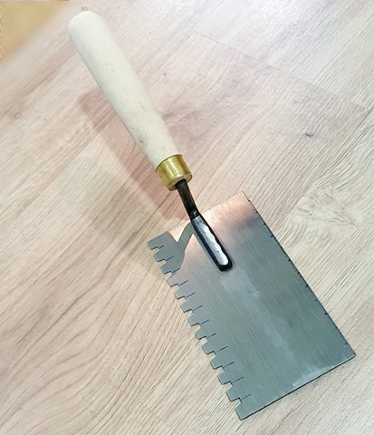 Bay Xây Vuông Lưỡi Thép 9x16,5cm Rãnh Răng Cưa Vuông 7mm Cán Gỗ