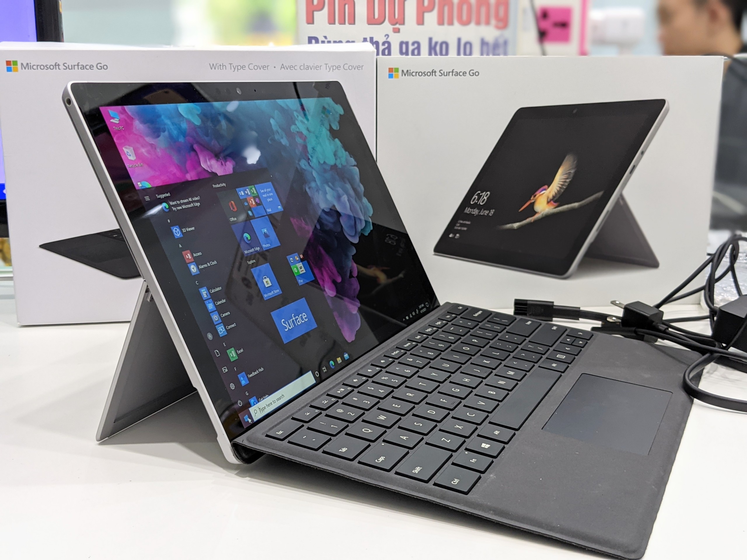 Microsoft Surface Pro 6 Intel American imported®Key core ring™I5 i7-8250u 8GB RAM 128/ 256GB SSD | comes with typer cover & original charger at playmobile