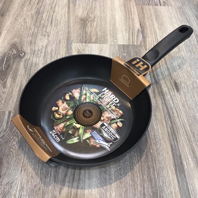 Chảo Cookplus Hard&Light nông lòng 24CM LHB2243-IH
