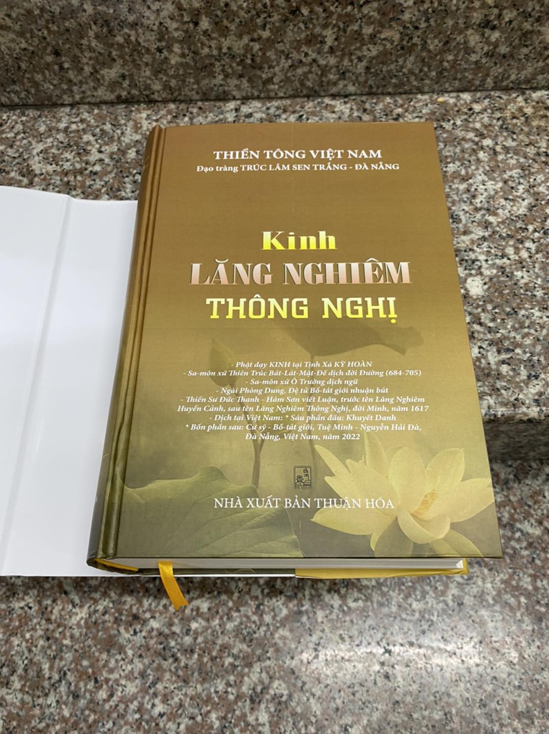 Sách Kinh lăng nghiêm thông nghị