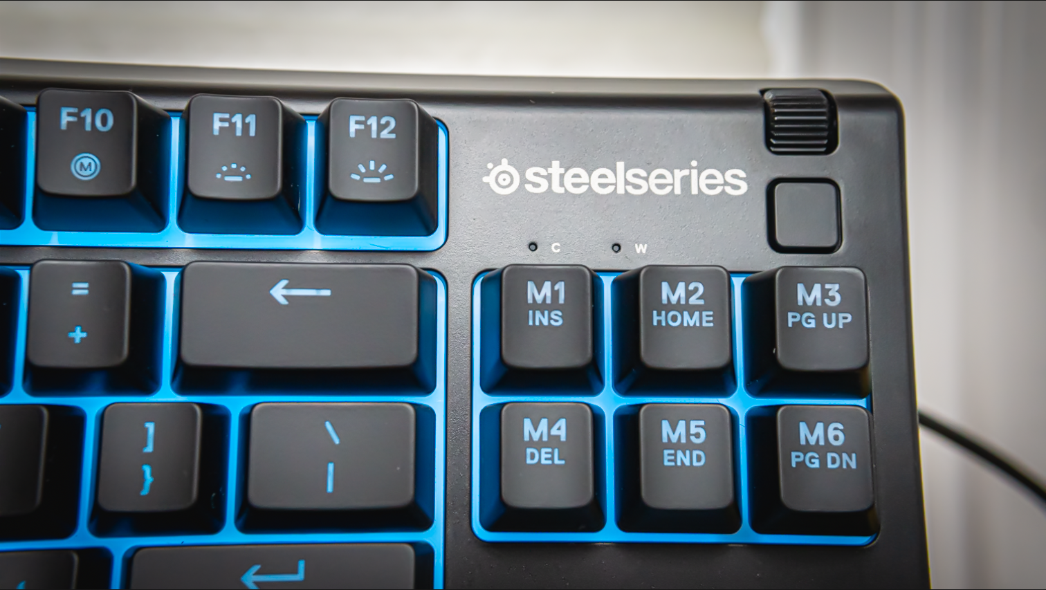 Bàn phím Steelseries Apex 3 TKL RGB chống nước