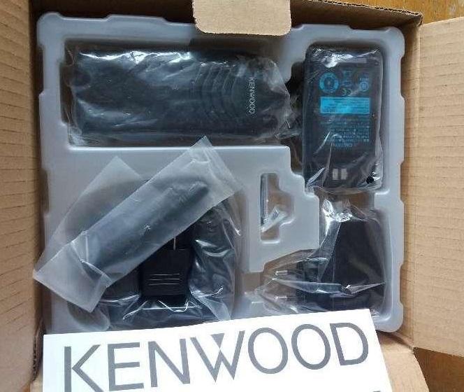 Bộ đàm cầm tay Kenwood TK 2000 (Pin KNB-65L)