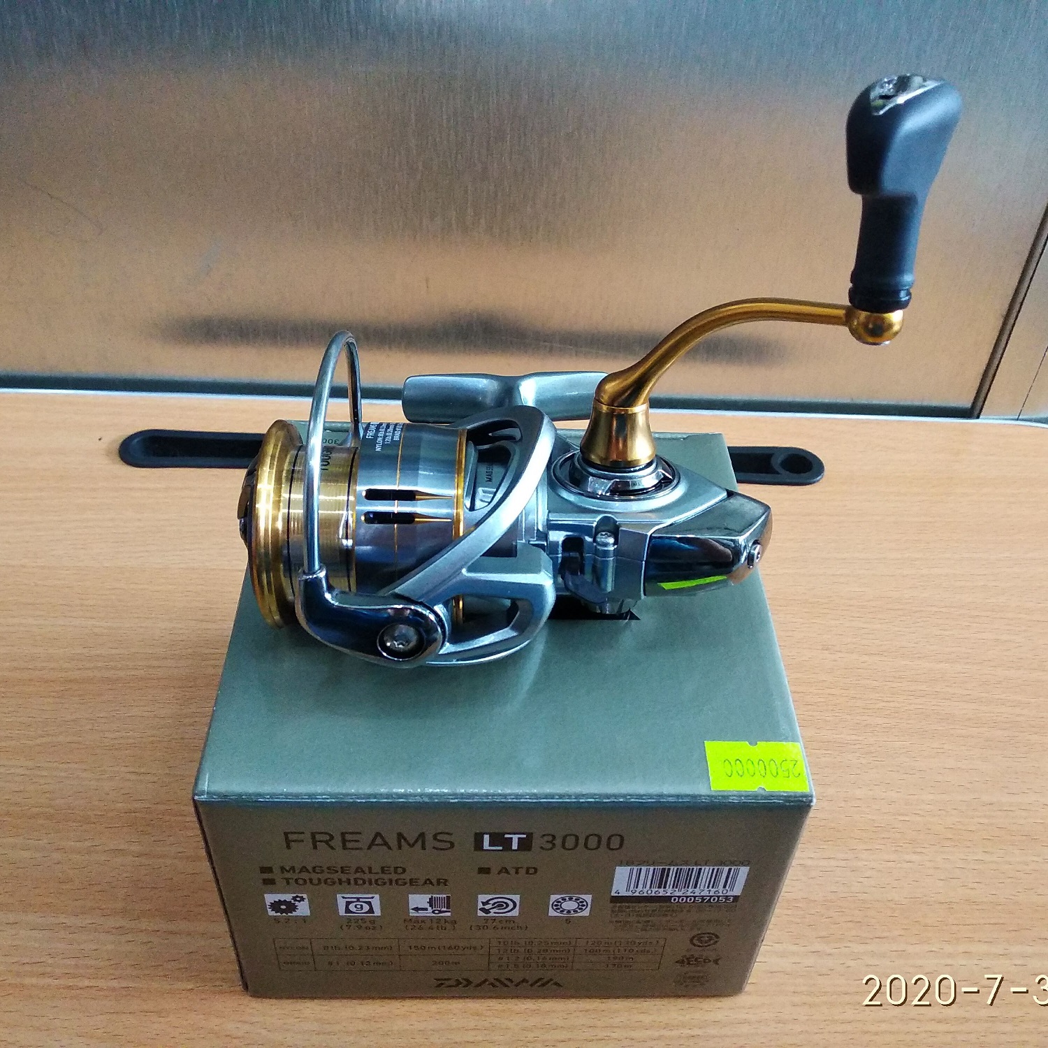 Máy Câu Cá Daiwa 2018 Freams LT 3000 - Máy Đứng