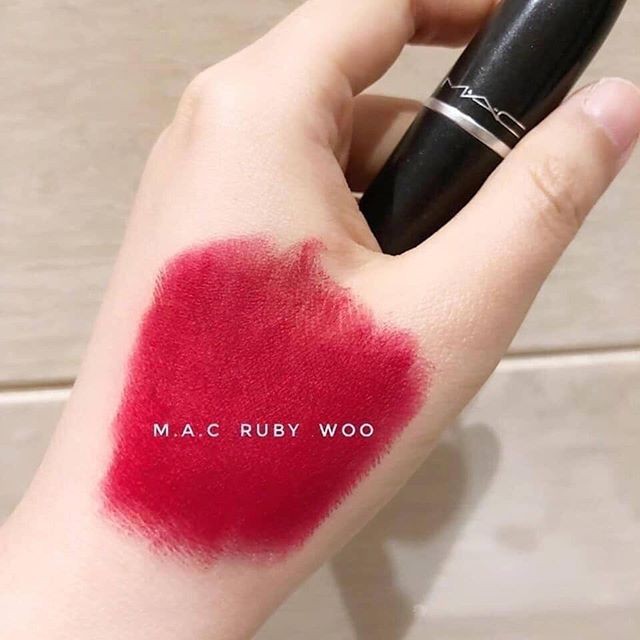 Màu son RUBY WOO retro matte siêu hot của MAC ( GIÁ SIÊU MỀM)