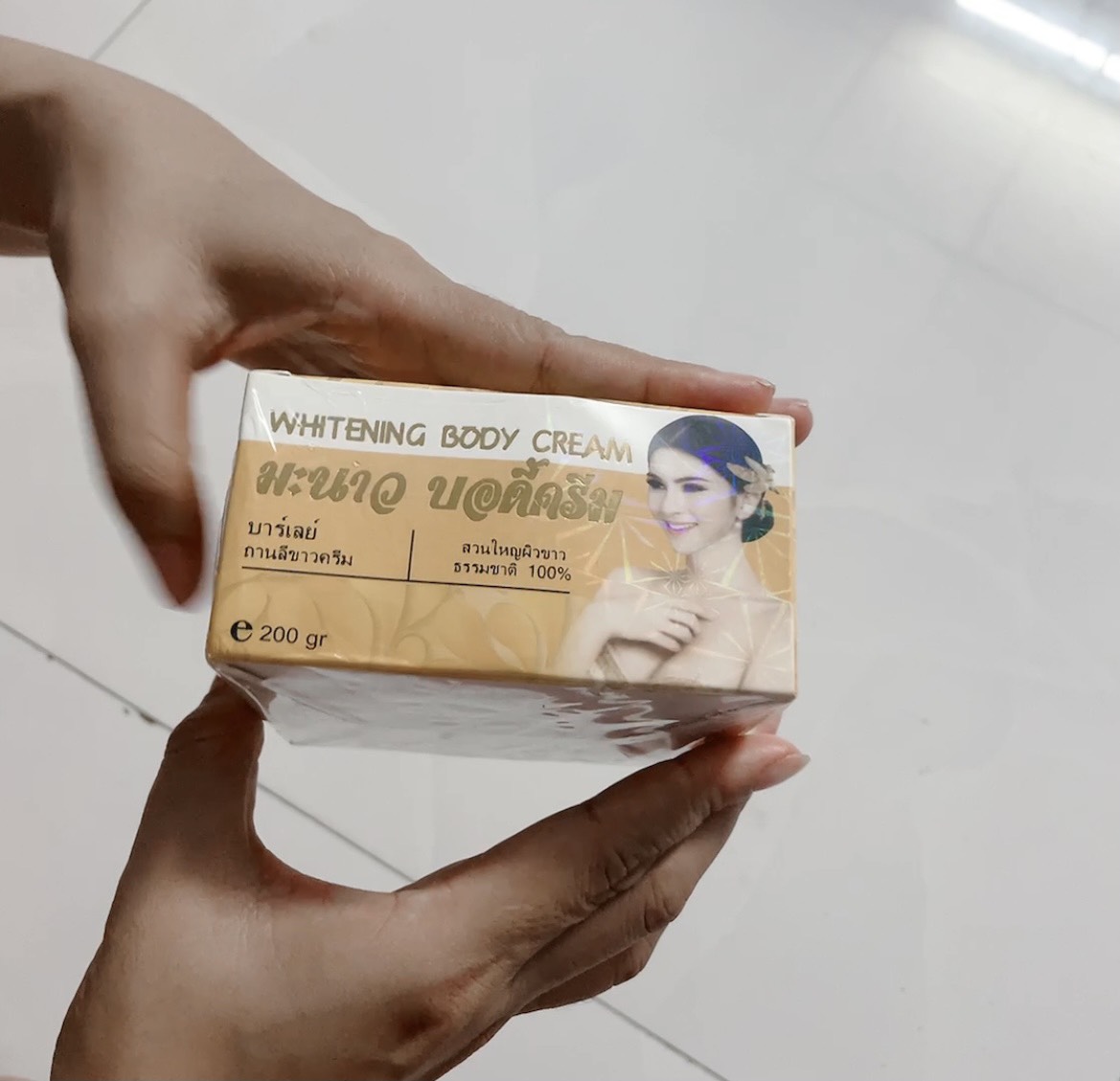Kem trắng da Thái Lan