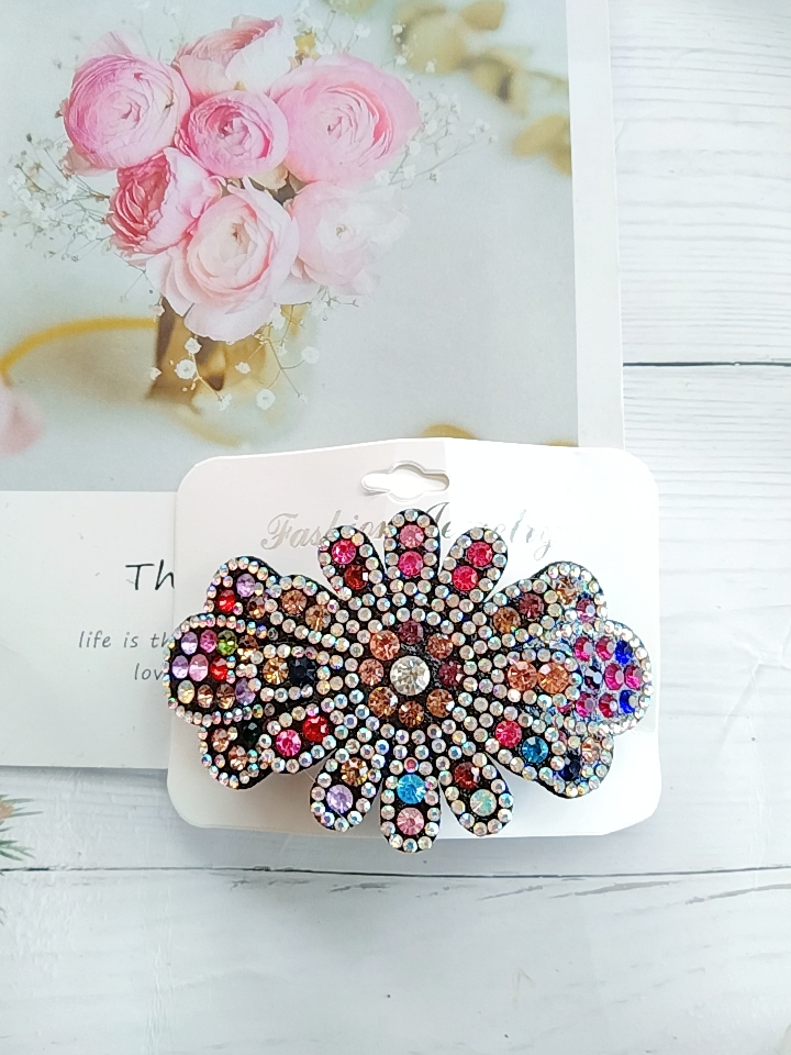 Kẹp tóc phía sau đính đá lấp lánh