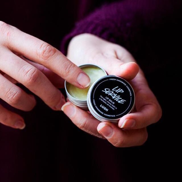[HCM]Son dưỡng môi LUSH - Lip Service Lip balm