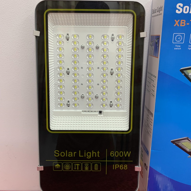 [ Mẫu Mới Nhất ] đèn năng lượng , đèn bàn chải năng lượng mặt trời 500w-600w IP68 Chống nước bào hành 24 tháng