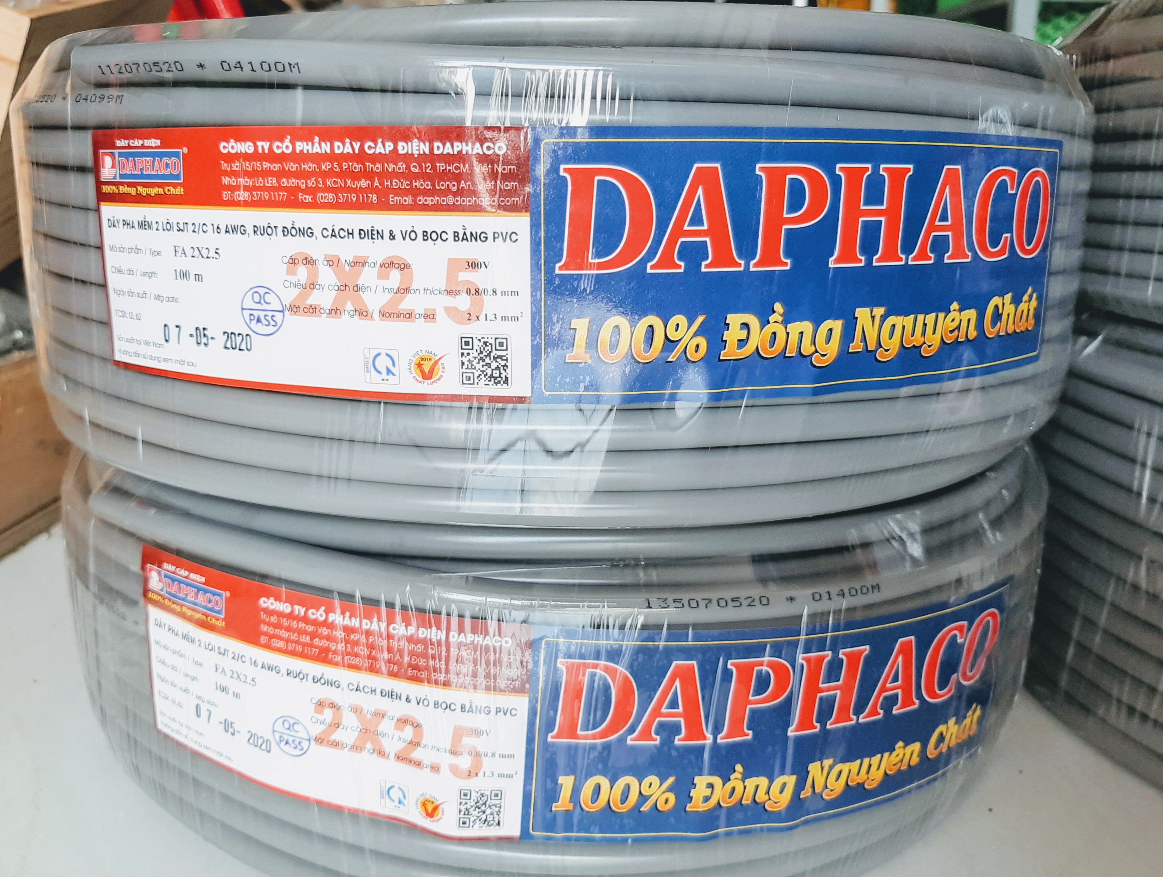 40 Met dây điện đôi 2 lõi 2x2.5 tròn xám 2 lớp bọc Fadaco đồng nguyên chất.