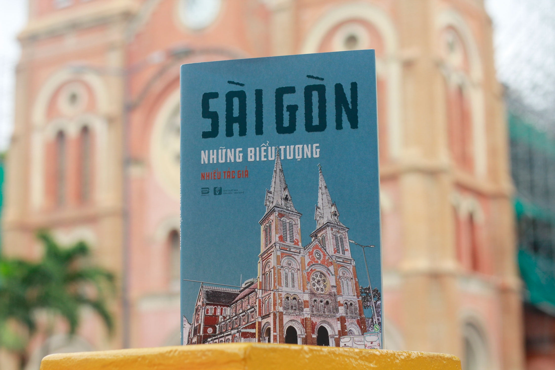 Fahasa - Sài Gòn - Những Biểu Tượng