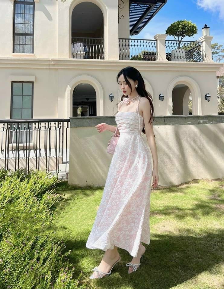 Đầm gấm tapta kèm dây cổ đính hoa