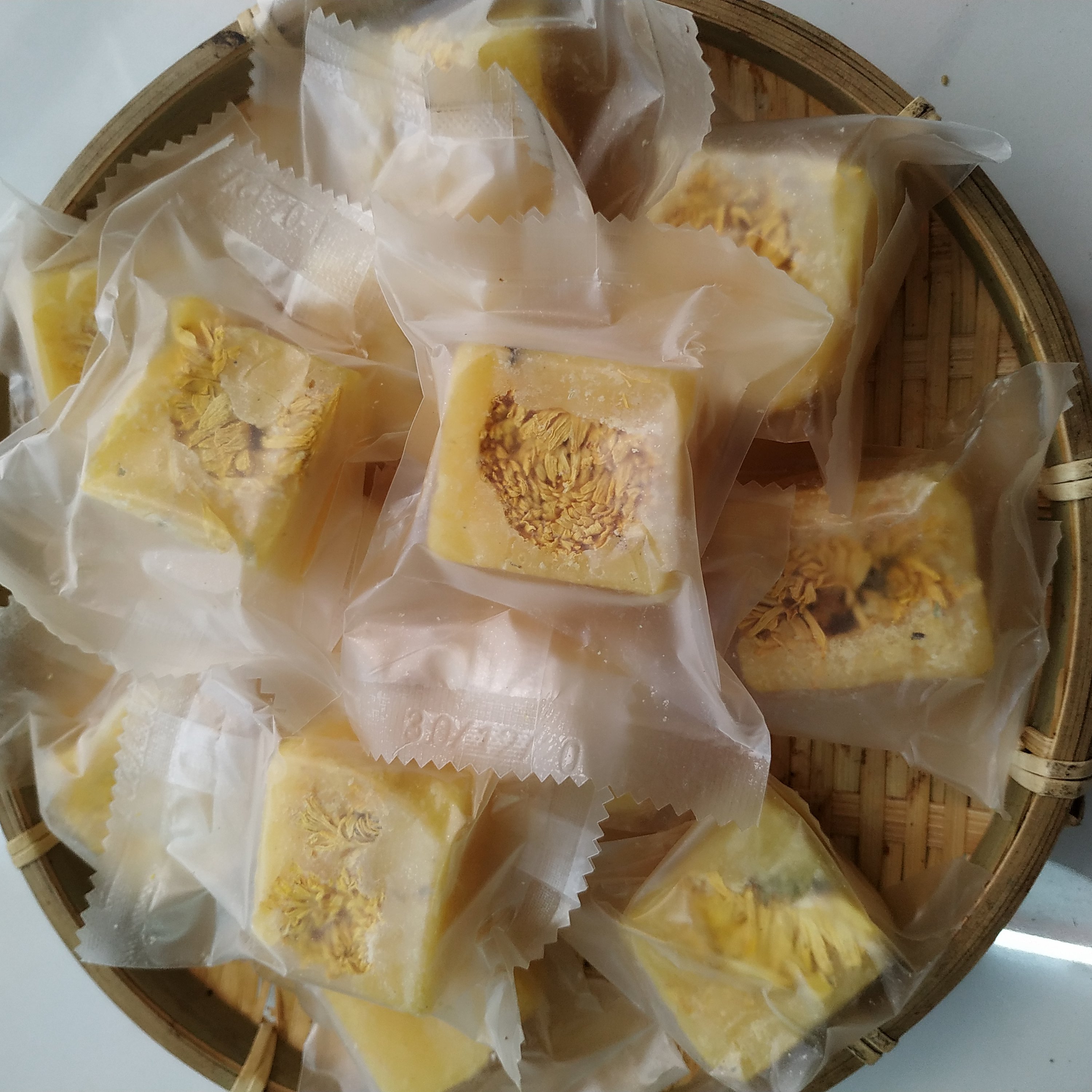 trà hoa cúc đường phèn mật ong - 1kg (loại 50 viên)