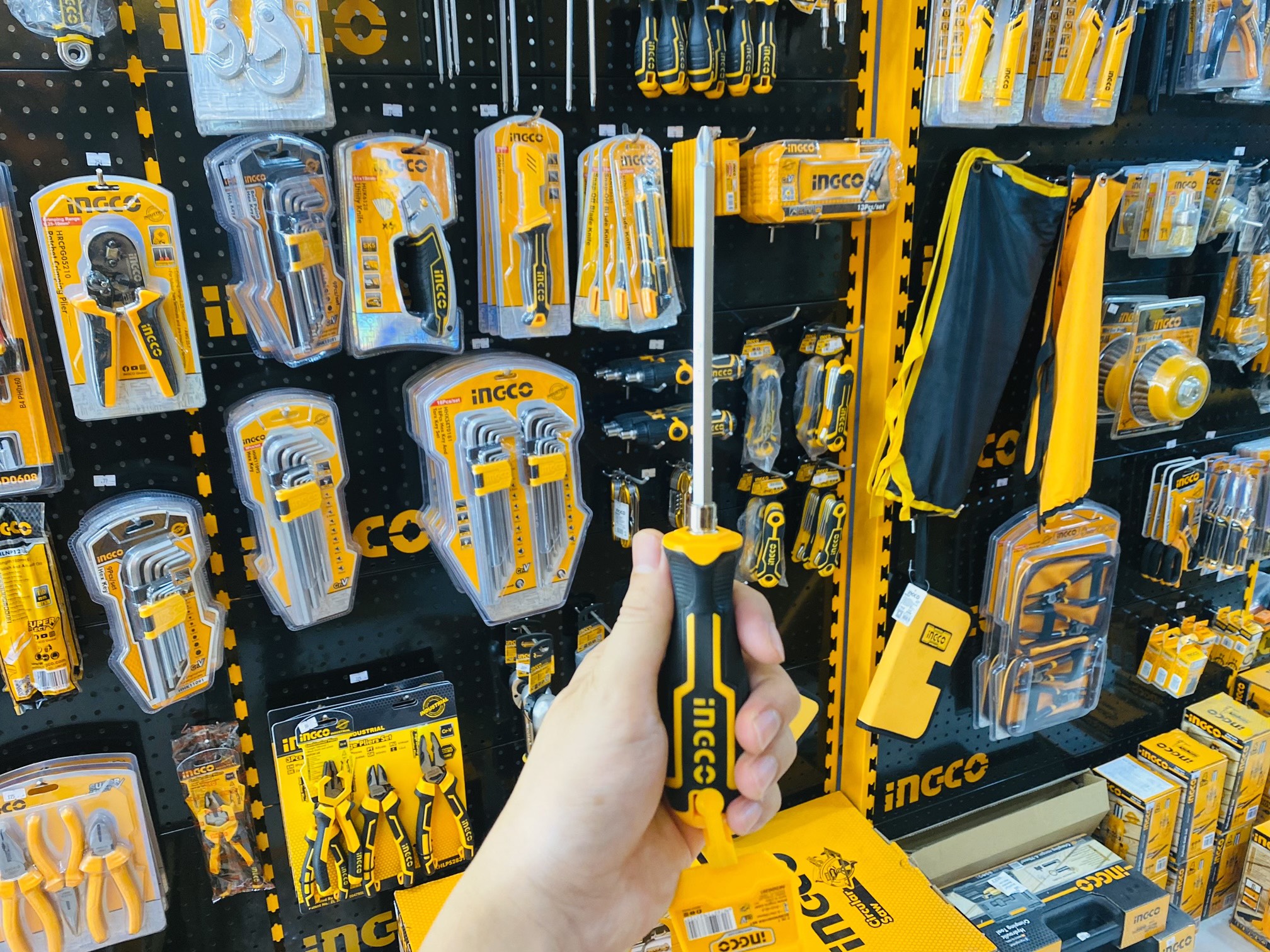 Tô vít 2 đầu INGCO AKISD0201
