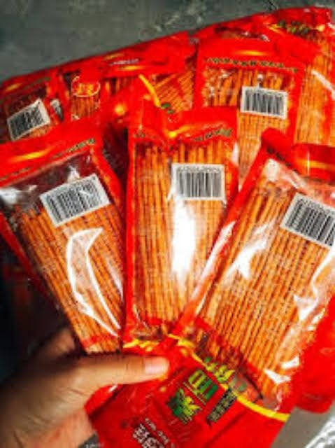 1 bịch 50 gói tăm cay siêu ngon