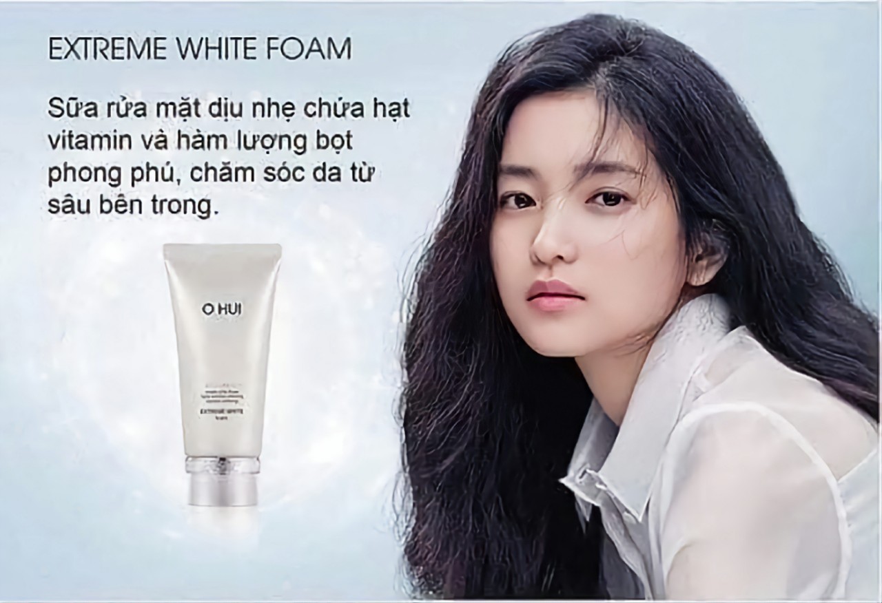 Sữa rửa mặt OHUI trắng 160ml.