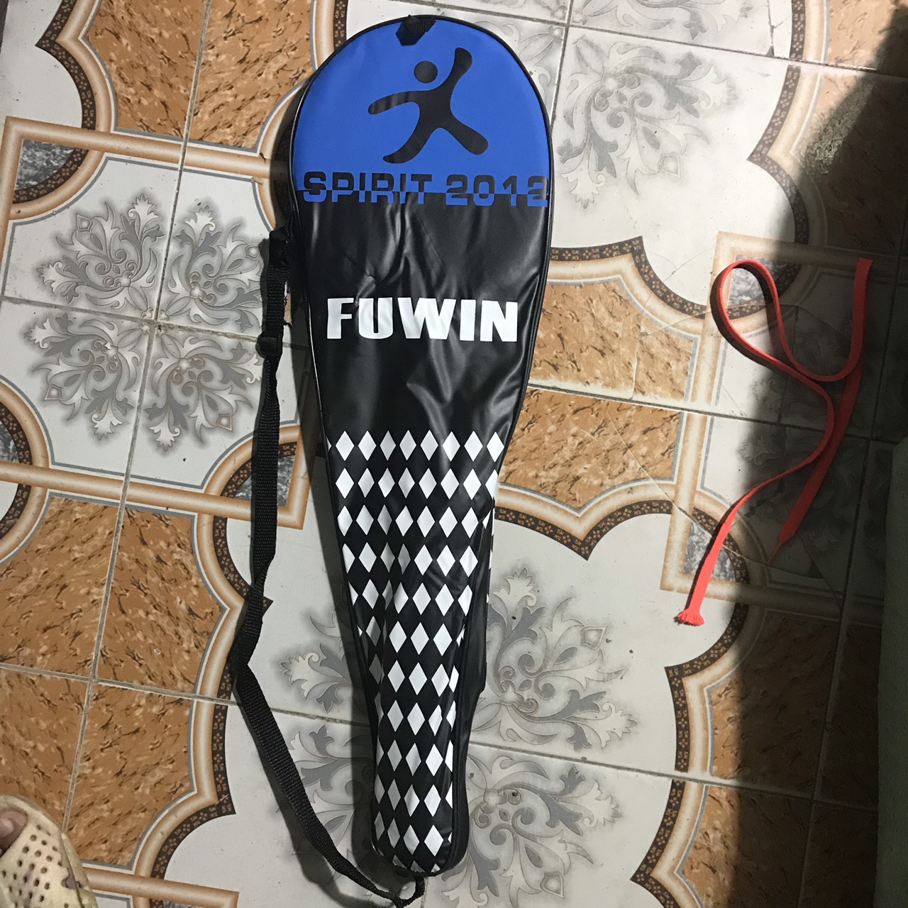 Vợt cầu lông fuwin 2012 Chính Hãng (02 chiếc màu ngẫu nhiên)