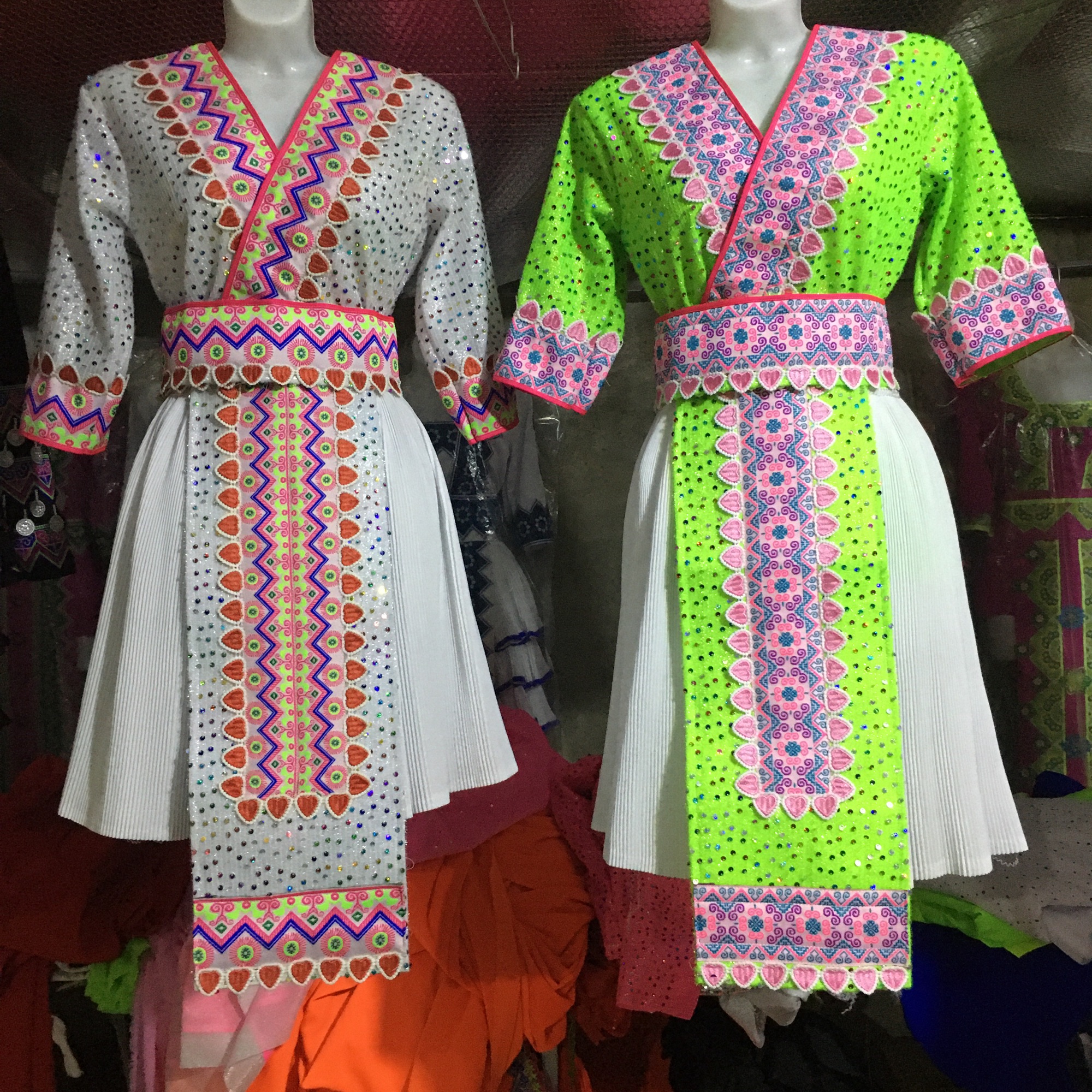 Váy áo hmong