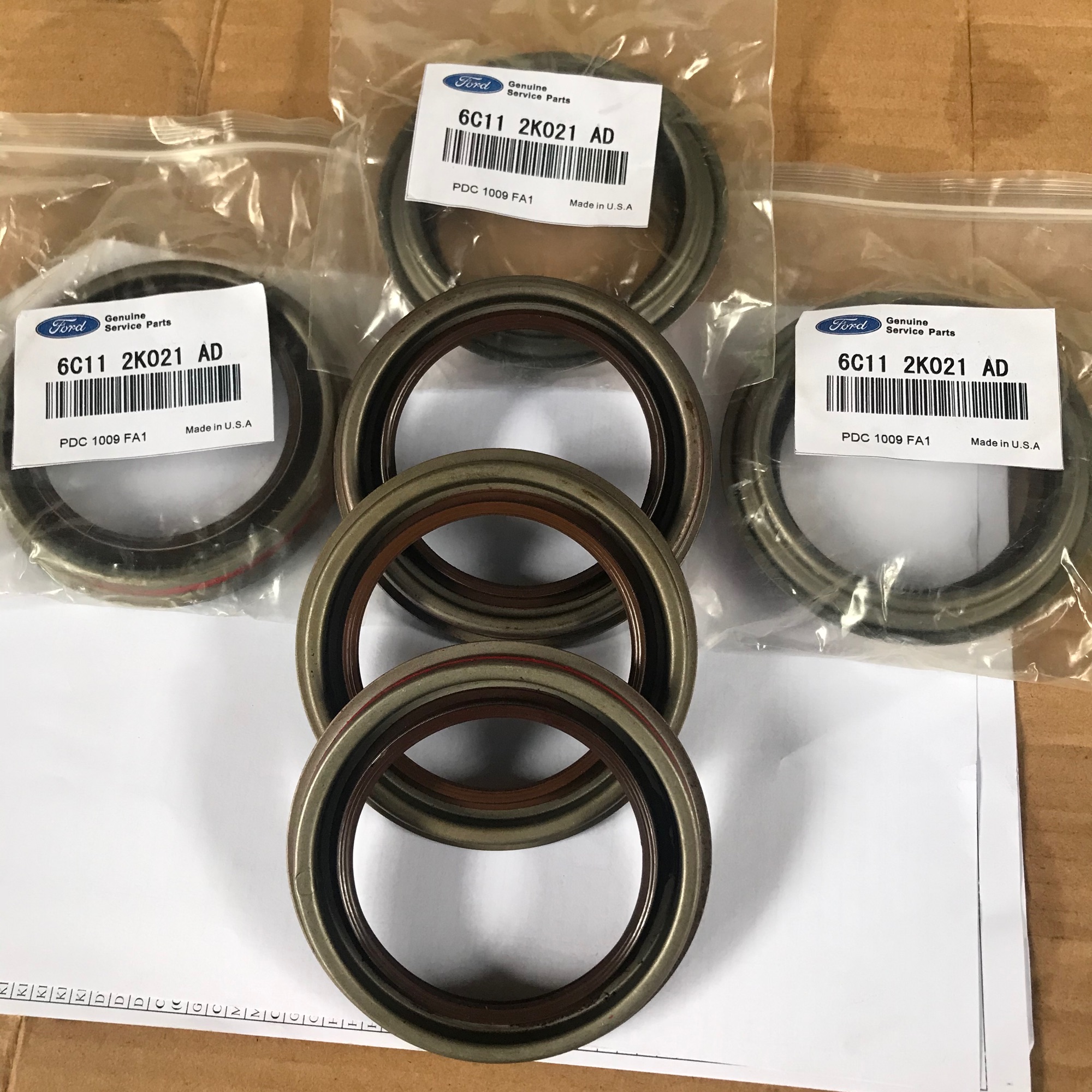 [HCM]Phớt Bánh Sau Ford Transit 2008-2020