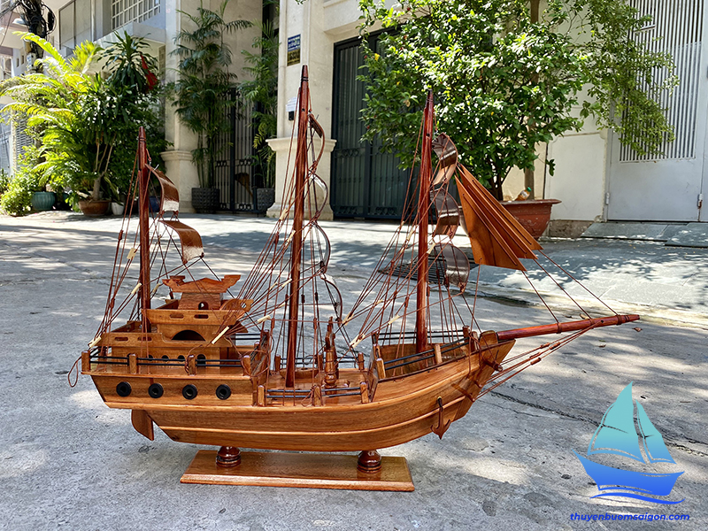 Thuyền buồm gỗ phong thủy Thái dài 75cm (gỗ Hương)