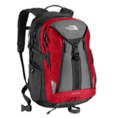 Balo du lịch cỡ lớn The North Face Surge nhiều ngăn rộng rãi để được rất nhiều đồ mang đi du lịch 3 đến 4 ngày, chất liệu vải chống thấm nước, có ngăn laptop 15 inch
