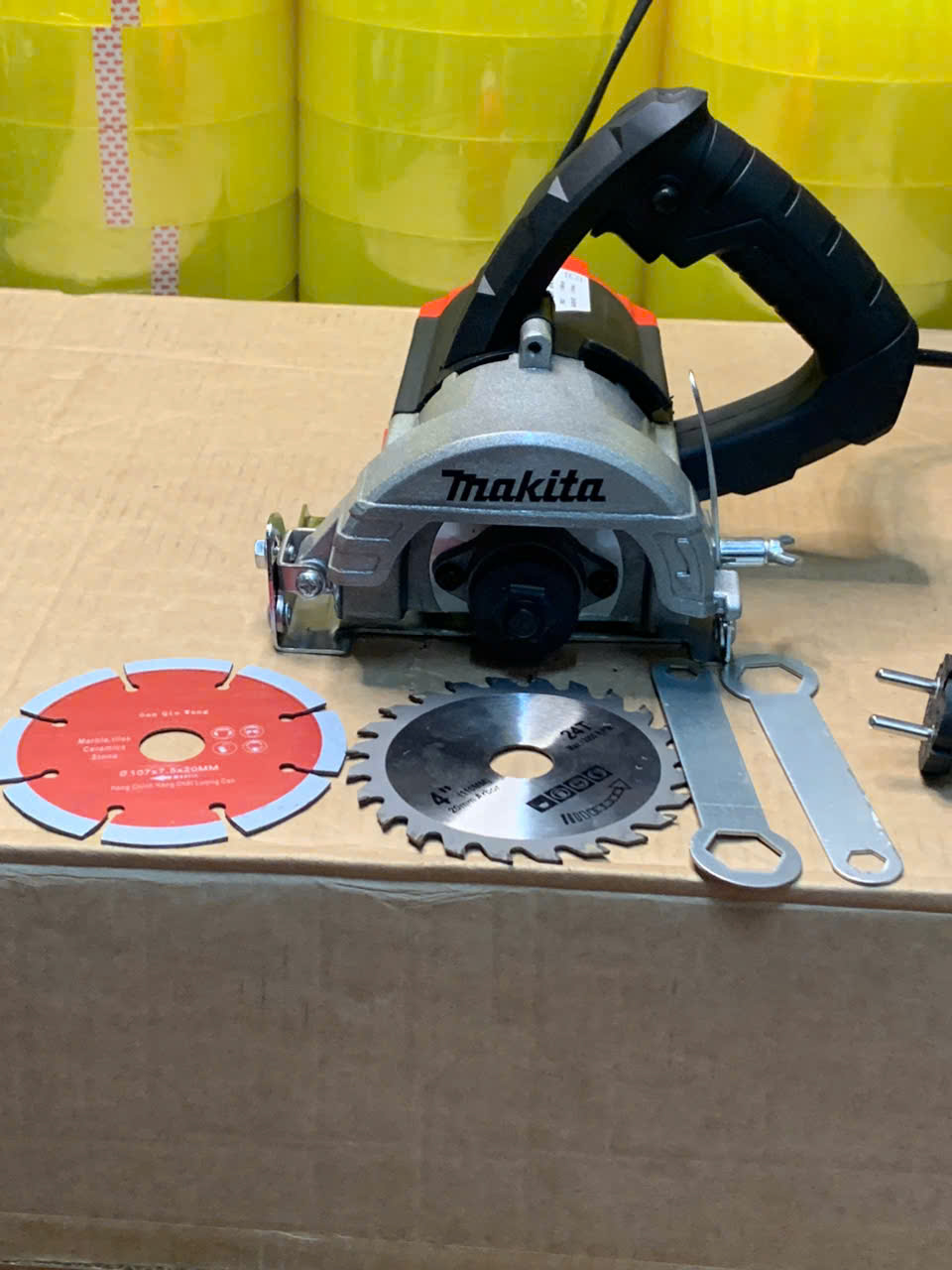 Máy cắt 45 độ makita,maktec lõi đồng ,máy cắt gạch ,gỗ tặng kèm lưỡi cưa
