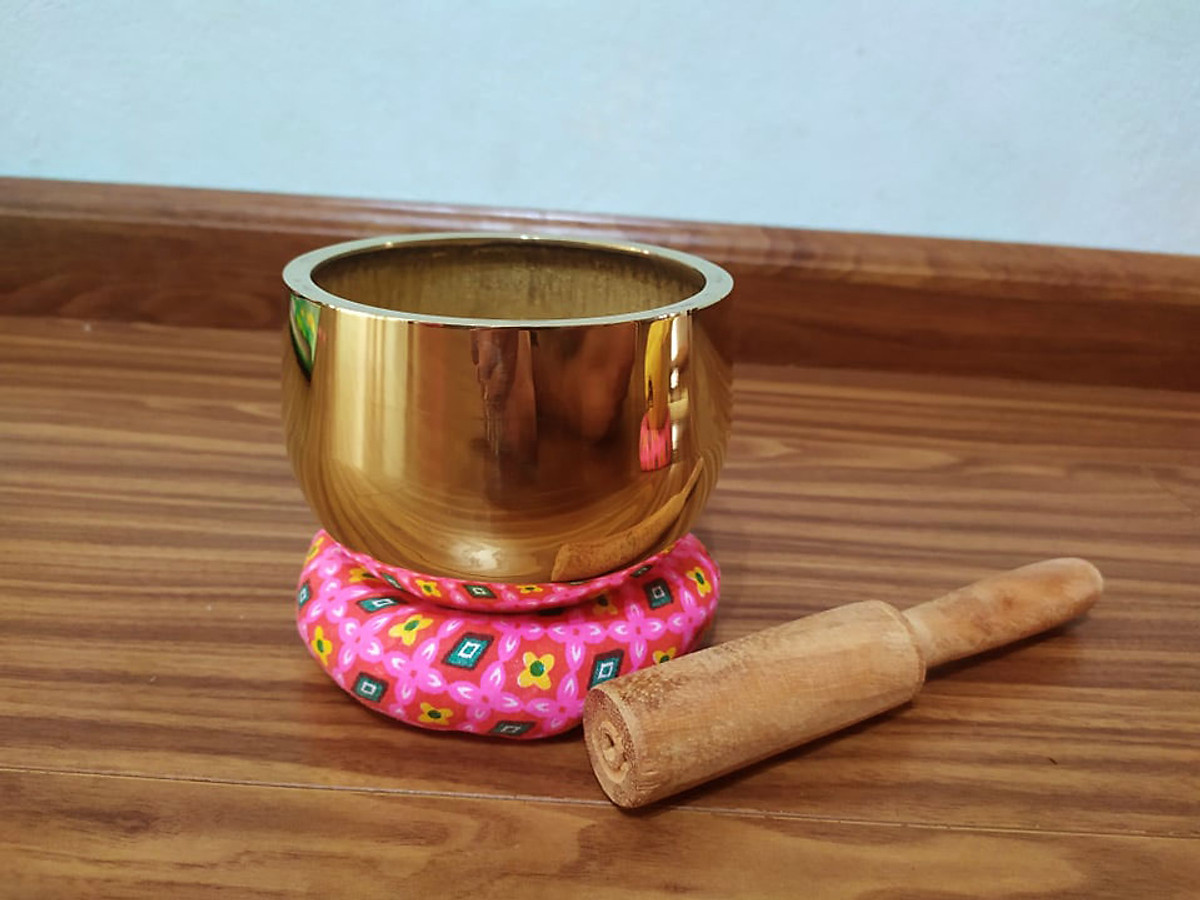 Chuông tụng kinh phật bằng đồng vàng - âm vang