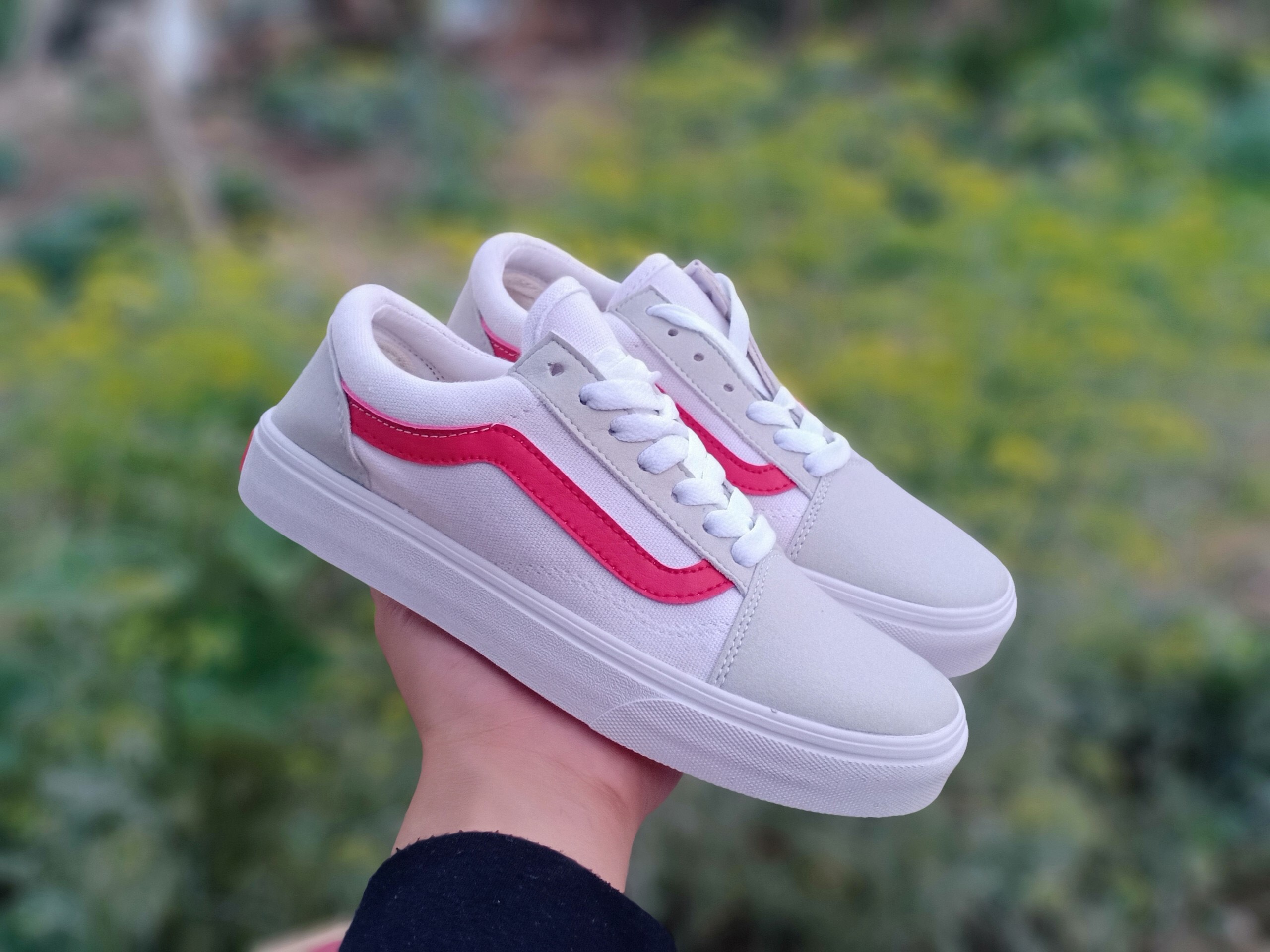 GIÀY THỂ THAO VANS OLD SKOOL TRẮNG SỌC ĐỎ