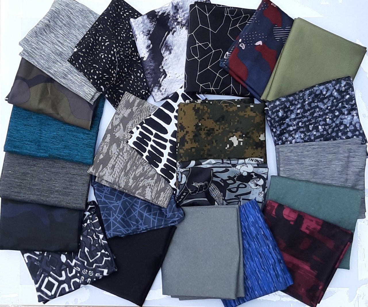 [HCM] Multi-purpose towel for backpacking, thick fabric, dustproof mask (Random color delivery)