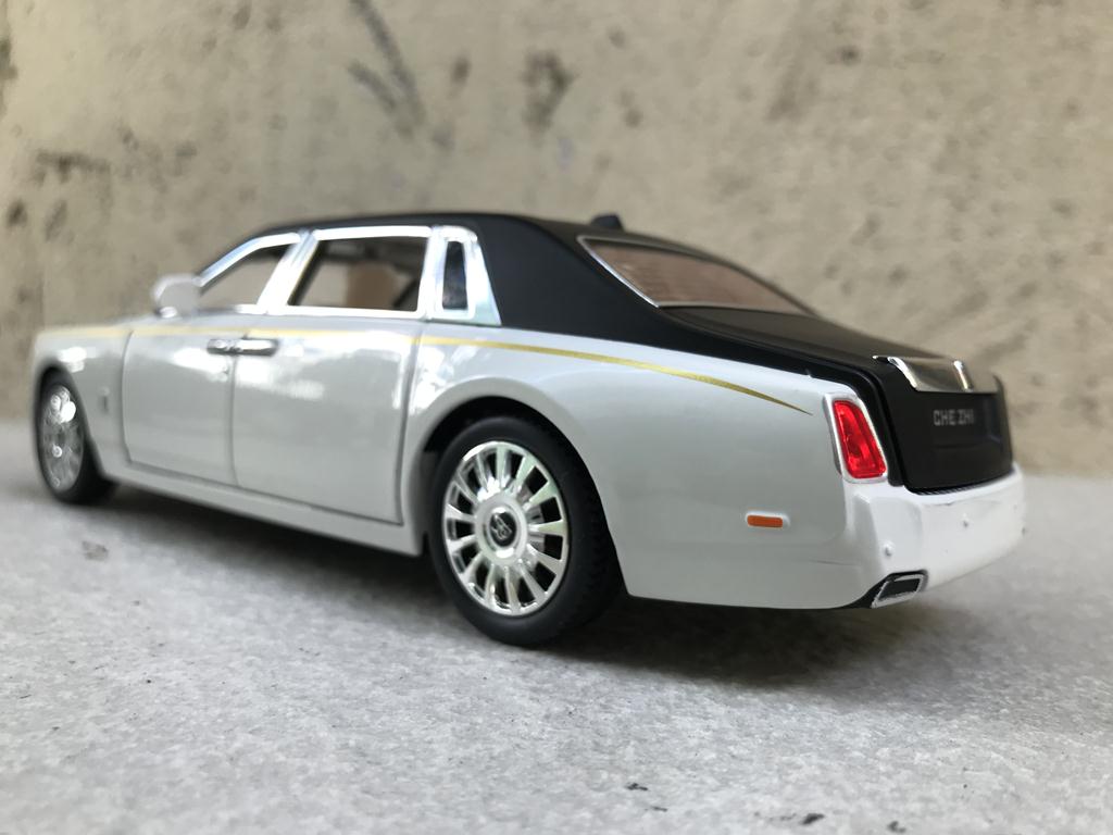 [HCM]Mô hình xe ô tô Rolls-Royce Phantom 2020 1:24
