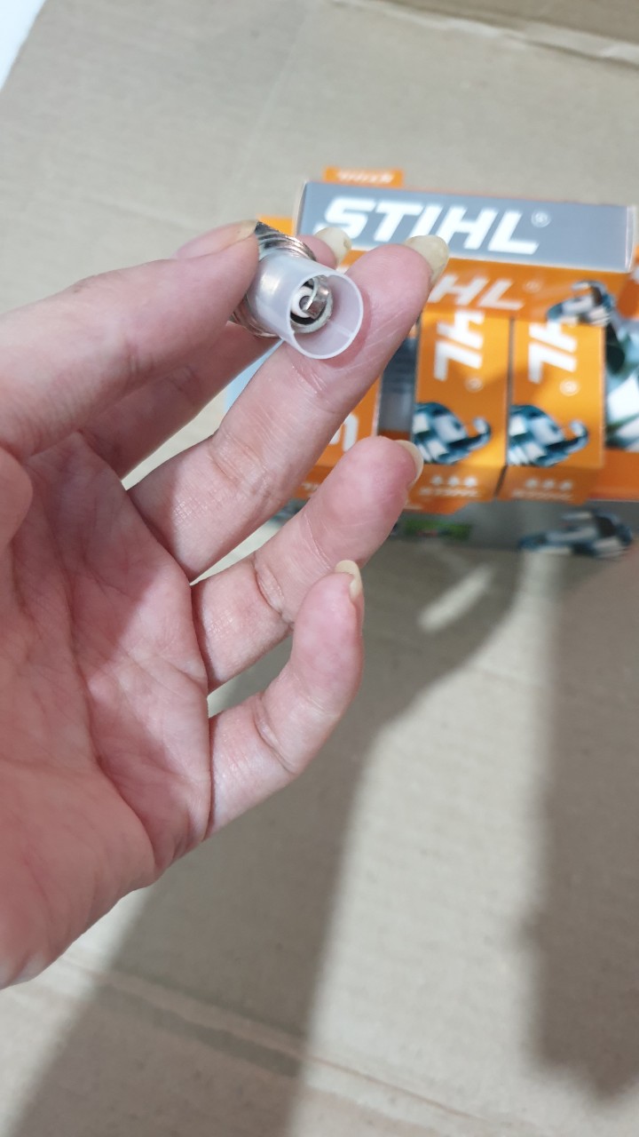 [HCM] BUGI DÙNG CHO MÁY CẮT CỎ GX35 - ĐỘNG CƠ 4 THÌ. ( 2 CÁI)