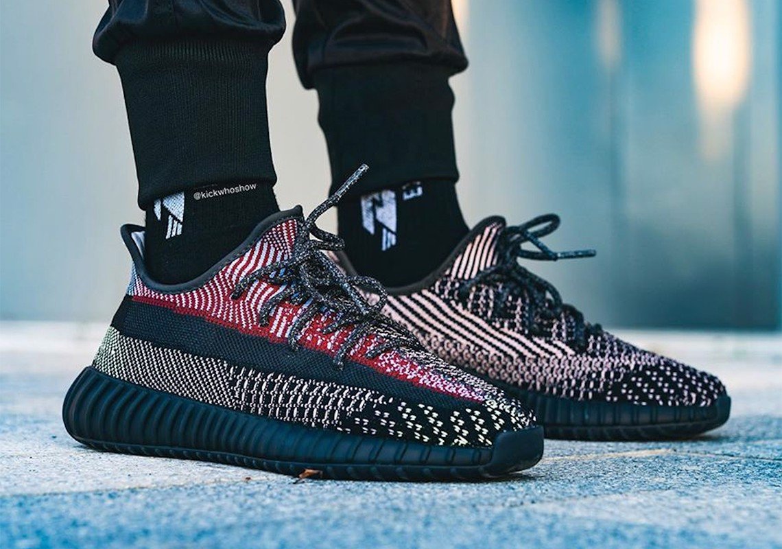 Giày sneaker adidas Yeezy 350v2 Yecheil