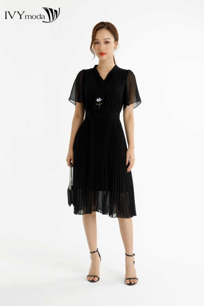 Đầm lụa thêu hoa IVY moda MS 48M7505