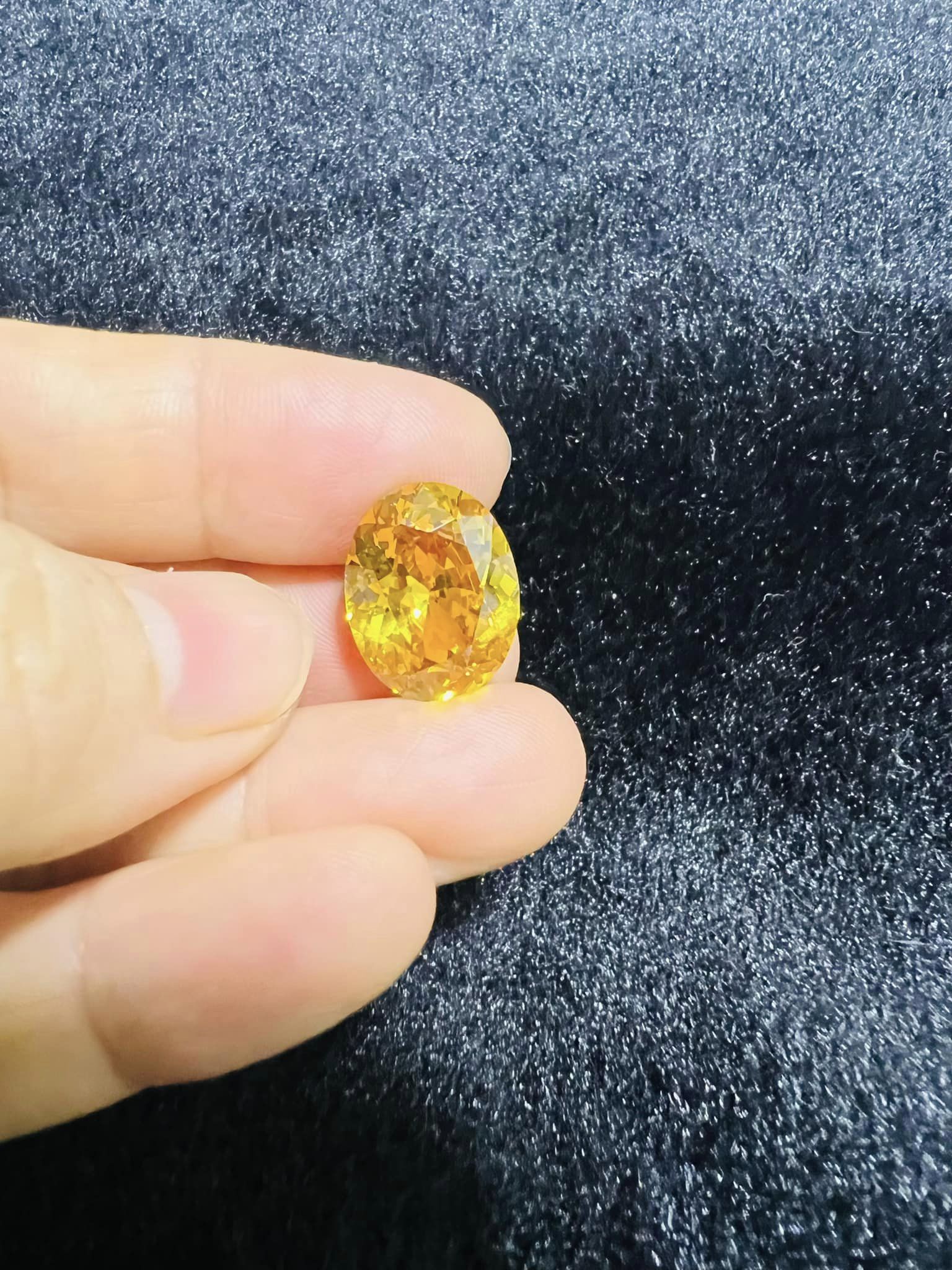 Mặt nhẫn thạch anh vàng cắt giác sáng lấp lánh