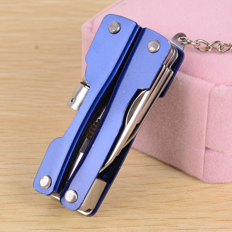 Móc khóa kiềm đa năng 9 in1 có đèn pin