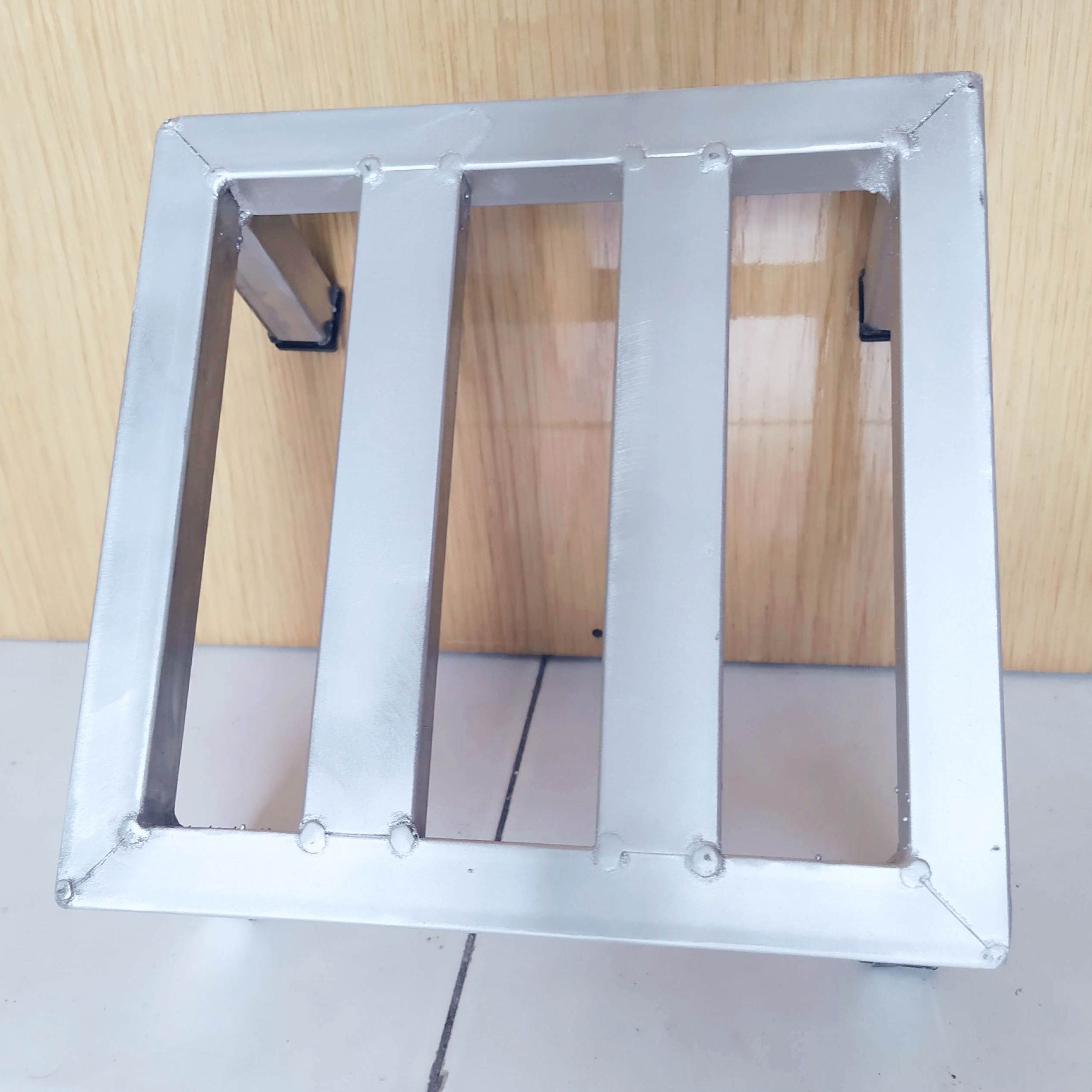 Đế Lót Chậu Trồng Cây - Đế Bánh Xe Đa Năng(Kích Thước 20X20)