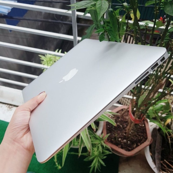 MD223 -  2012 CORE I5 RAM 4G SSD 128G 11.6INCH