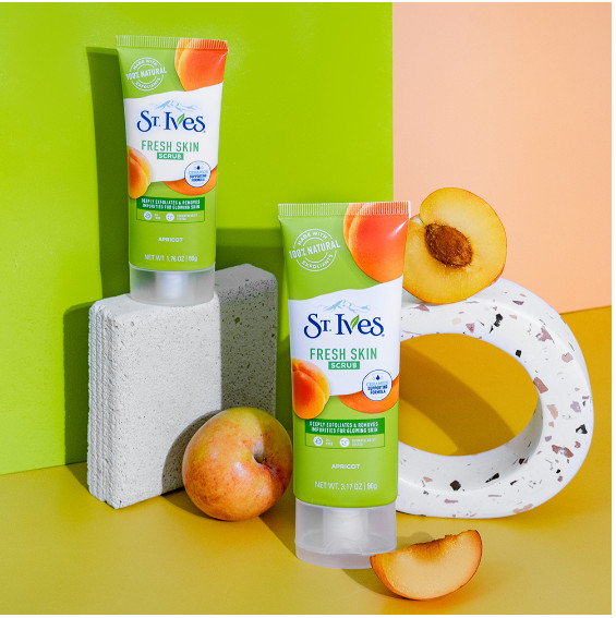 Sữa Rửa Mặt Tẩy Tế Bào Chết St.Ives 90g