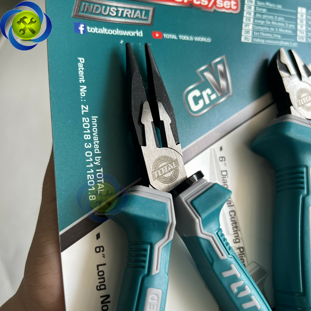 Bộ kìm 3 chi tiết Total THT1K0311 (kìm điện, kìm cắt và kìm nhọn)