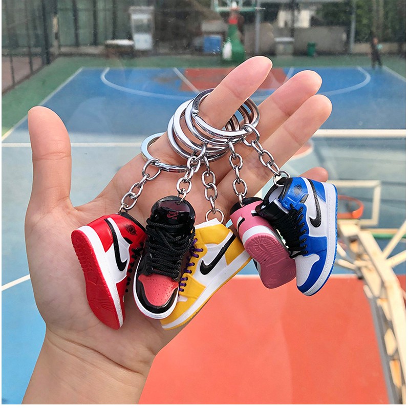Móc Khóa Giày Mini Sneaker - Jordan 1 - Mô Hình Giày tỷ lệ 1:6 (Tặng Box)