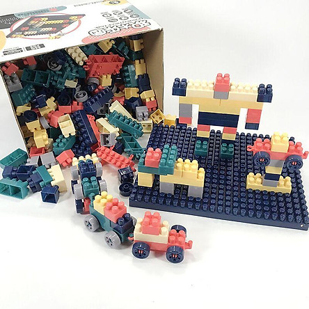 520-piece Lego set, develops baby's intelligence