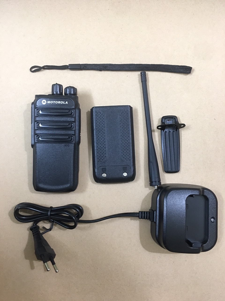 Bộ 1 Bộ đàm Motorola CP838/CP-838 (Siêu bền, Loa chống từ tính, Pin dung lượng lớn, cự ly liên lạc xa)